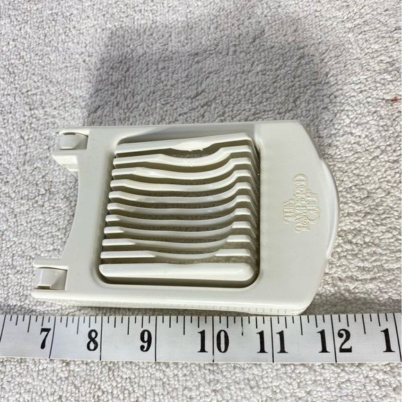 5/$35 Vintage The Pampered Chef White Egg Slicer Plus - Picture 16 of 16
